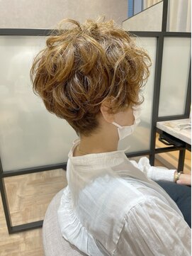 リュドール 名駅(Rue D'or) クリンとカールのデジタルパーマショート