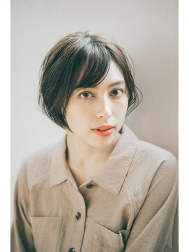 クロワ(croix) 【croix】大人かわいいショート　フォギーベージュ　耳かけ