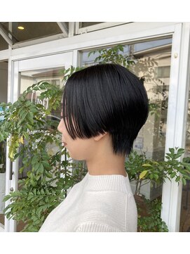 ブルーム ヘアアンドメイク(bloom hair&make) 大人綺麗めハンサムショート