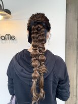 フェイム(FaMe)&nbsp;お呼ばれヘア×ツイン編みおろし