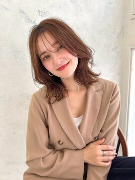 ヘイリー(HAILEY) 大人かわいいミディアム×エアリーレイヤー×赤みレスカラー