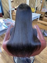 ルネッサンスヘアー ラファエロ(RAFFAELLO) ロングヘア メンテナンスカット しなやかな指通り うる艶髪