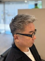 エムエイチバーバー 肥後橋(MH THE BARBER) 白髪を活かした大人ショート【肥後橋】