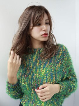 ルティア(Lutia) グレージュ ダブルカラー 切りっぱなしボブ★★