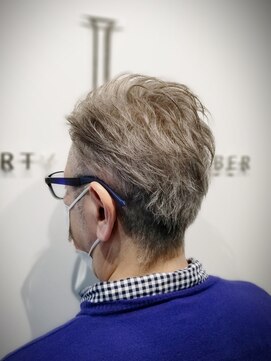 リバティシェアバーバー 銀座(LIBERTY SHARE BARBER) 【ダンディメンズ】サイドパートツーブロックスタイル
