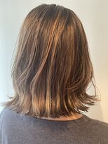 ネオリーブ シュシュ 神保町店(Neolive susu) お洒落ハイライト、白髪ぼかしカラー