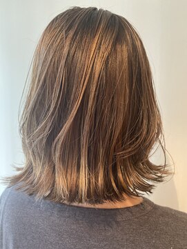 ネオリーブ シュシュ 神保町店(Neolive susu) お洒落ハイライト、白髪ぼかしカラー