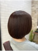 ショートボブ/ニュアンスカラー/センターパート/ブルージュ