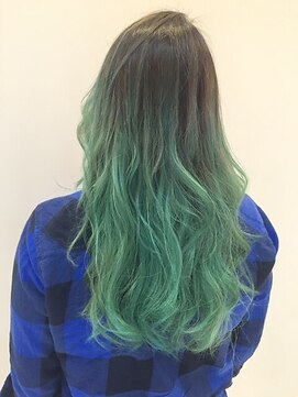 グッドフェローズ ミナミホリエ(GoodFellas minamihorie) 個性的な外国人風エメラルドグリーン☆