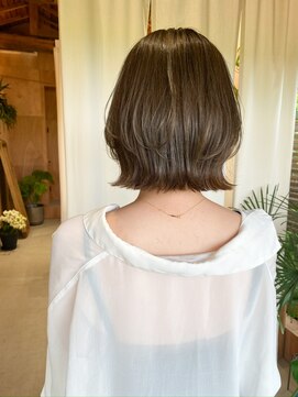 シュイ(SYUI) 切りっぱなしレイヤードボブ