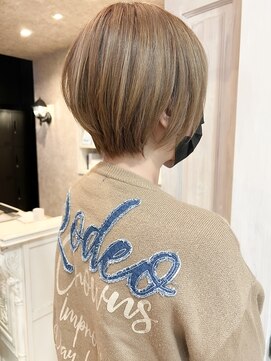 キャアリー(Caary) 福山市美容師求人スタッフ募集ハイライト立体感ベージュカラー