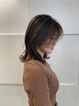 カルマンド(Calmando) 柔らか上品なベージュカラー_レイヤーカット