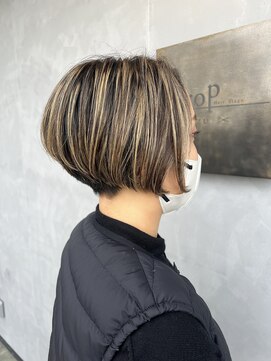 ドロップ ウタヅ(Drop UTAZU) 前下がりショートボブ