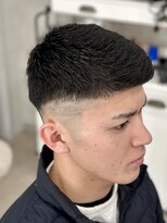 レヴィア(REVIA)&nbsp;メンズカットフェードスタイル刈り上げ