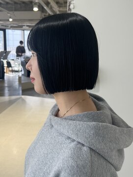 コモダ 神戸三宮(comoda) 切りっぱなしボブ