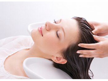 ブレス 東戸塚(bless hair & spa)の写真/【自分へのご褒美に♪】40分ヘッドスパ＋髪質改善トリートメント￥14300リピーター続出！各種クーポンあり！