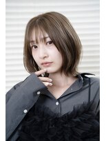 リファインド(REFINED) レイヤーボブ/外ハネボブ/アッシュグレー/小顔効果/大人女性