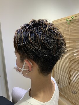 ユーネリー(U-NERY) ツーブロ刈り上げスタイル