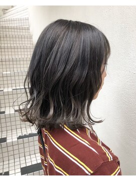 モルニ(MORNI) アッシュグレー_マロンベージュ Aラインボブ かきあげ