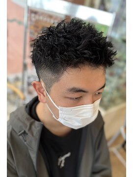 シン(SHIN) アップバングショート ツイストパーマ