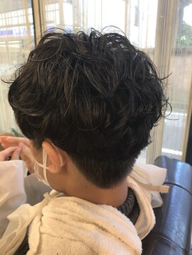 レイリー(LAiLy) メンズミディアムパーマ