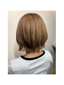 アトリア 横浜(Atria) 王道ミルクティーベージュ×ショートウルフ