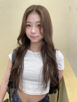 スニュウ(snuw)&nbsp;【snuw mina】レイヤーカット/高校生カラー/伏見/ロングレイヤー