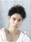 スパイキーショート刈り上げ束感アップバングツーブロック