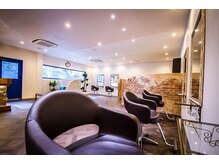 地中海の風を感じる店内でサロンタイムを