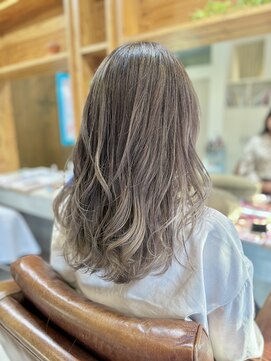 アドラーブル 駅南店(adorable) 大人ミディ白髪ぼかしハイライトカラー透明感夏カラー秋カラー