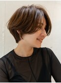 軽やかさが魅力の大人ナチュラルショート