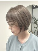 40代50代に人気◎白髪ぼかしハイライト×上品大人ショート