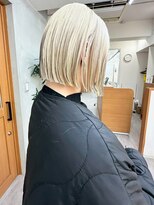 リアン(Lien) ハイブリーチ/ホワイトブロンド/ボブカット