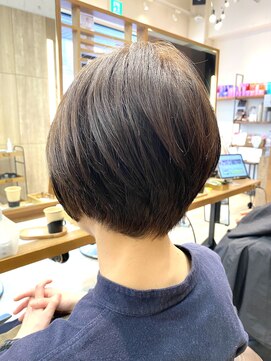 リーナ ビューティガーデン(LiNA BeautyGarden) ショートボブ