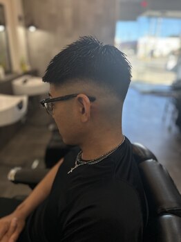バーバークラハ(barber kuraha)の写真/平日限定クーポンあり！メンズカット＋シャンプー￥2500で通い続けやすい価格♪