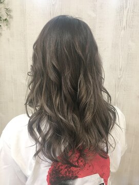 ルヴェール 本店(LeVert) イルミナカラーで作る濃厚アッシュグレージュ♪