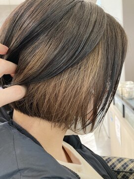 ジュール ドゥJour doux jourディレクター今嶋　インナーカラーで個性的なデザインを