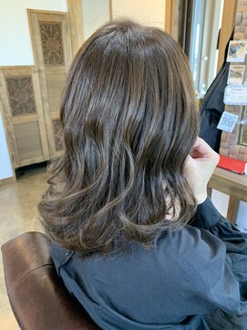 エルバッチャ 千代田町店 太田(Lbaccia) ナチュラルミディアムヘアー