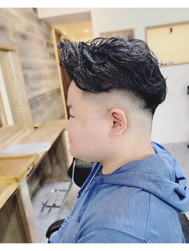 サーティースリー 石川町店(Thirty3) デコだしショート