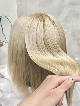 ロア 福岡天神本店(LORE) ブリーチ／インナーカラー／ハイトーンカラー／デザインカラー