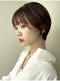 丸みショートマッシュコンパクト黒髪ベージュショート前髪あり