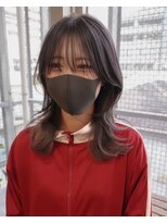 ヨー(Yoh-)&nbsp;【ミディアムウルフ/中里千尋】ナチュラルウルフ/韓国/レイヤー