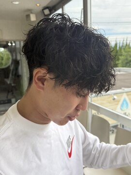 アトリーチェ 昭和店(ATTRICE) 甲府昭和町波巻きパーマツイストスパイラルパーマセンターパート