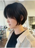 暗髪も重く見えない質感ショートボブ
