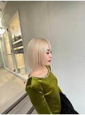 金髪ボブ/金髪ショート/前上がりボブ