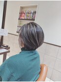 【白髪ぼかし】　ハイライト　ショート