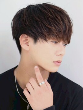 ルーシー 名古屋栄(LUCEY) センターパートニュアンスパーマフェザーパーマ波巻きパーマ