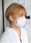 ミルクティーショート×イエローインナーカラー