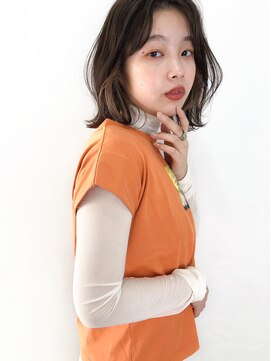 ジェム(GEM) インナーカラーボブ・センター分け・伸ばしかけ前髪