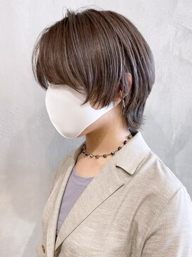 アイティーバイアルバム 藤沢店(IT by ALBUM) ショートウルフグレージュ_ヘルシースタイル_ba337573